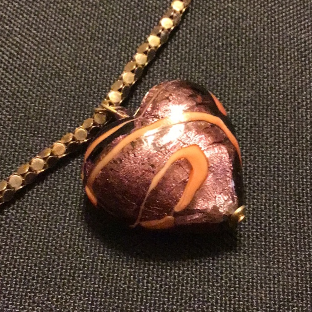 EUC,MURANO GLASS ARTISAN MADE HEART PENDANT. 20” with pendant. 17” chain. - Picture 2 of 4
